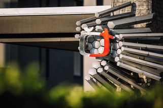Méně zaměstnanců, nižší koncesionářské poplatky. Firmy rychle opravují data - Seznam Zprávy